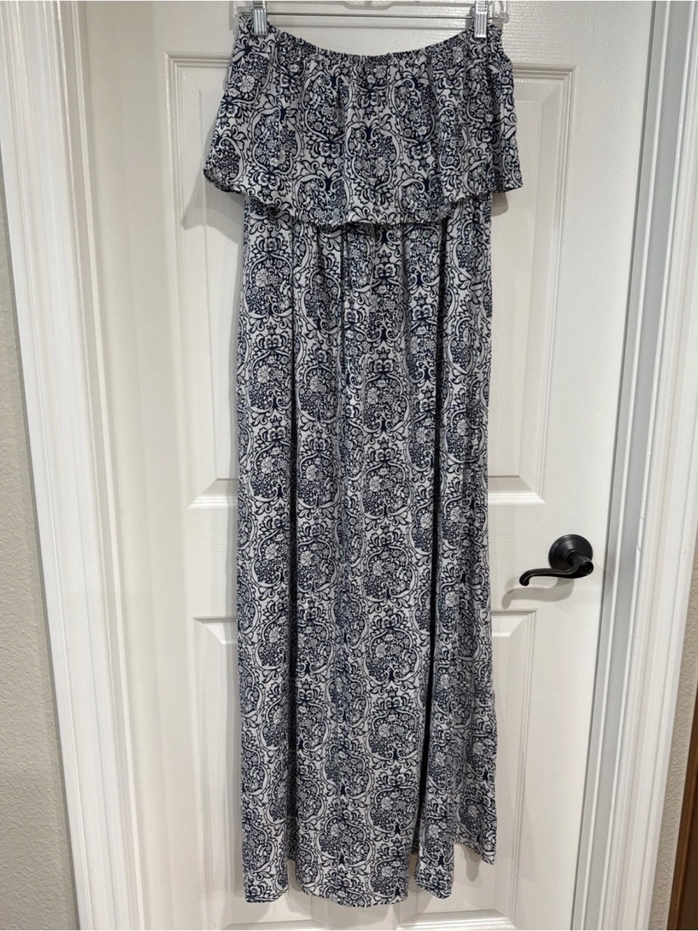 Yidarton Women's MED SZ 2 Strapless Maxi Dress White/Blue Floral NWT